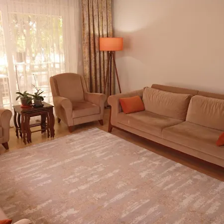 Casa vacanze Ortaca'da, Tatil Noktalarina Oldukca Yakin Bahceli Ve Havuzlu Mustakil Ev *