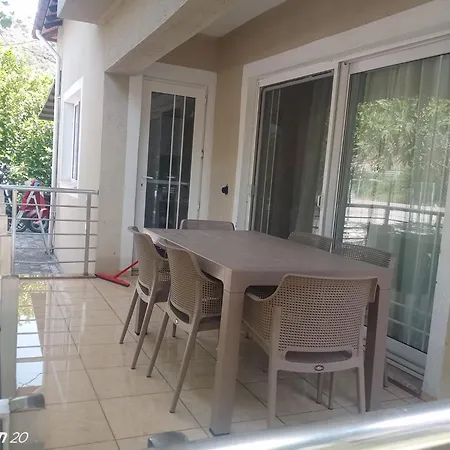 Ortaca'da, Tatil Noktalarina Oldukca Yakin Bahceli Ve Havuzlu Mustakil Ev أورتاجا